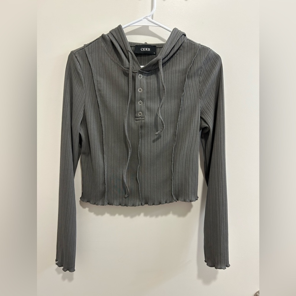 πLike New CIDER Ribbed Cropped Long Sleeve - Picture 1 of 9